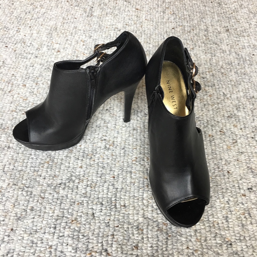 Peep toe bootie heel